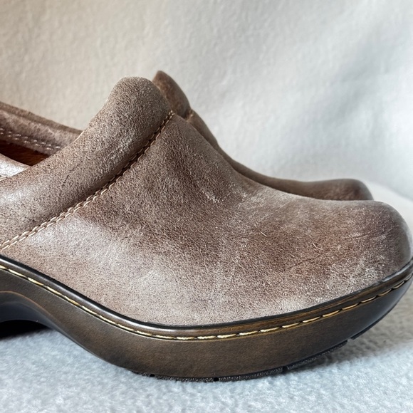 Sofft Women’s Size 7 Leather Beige Clogs - Picture 15 of 16